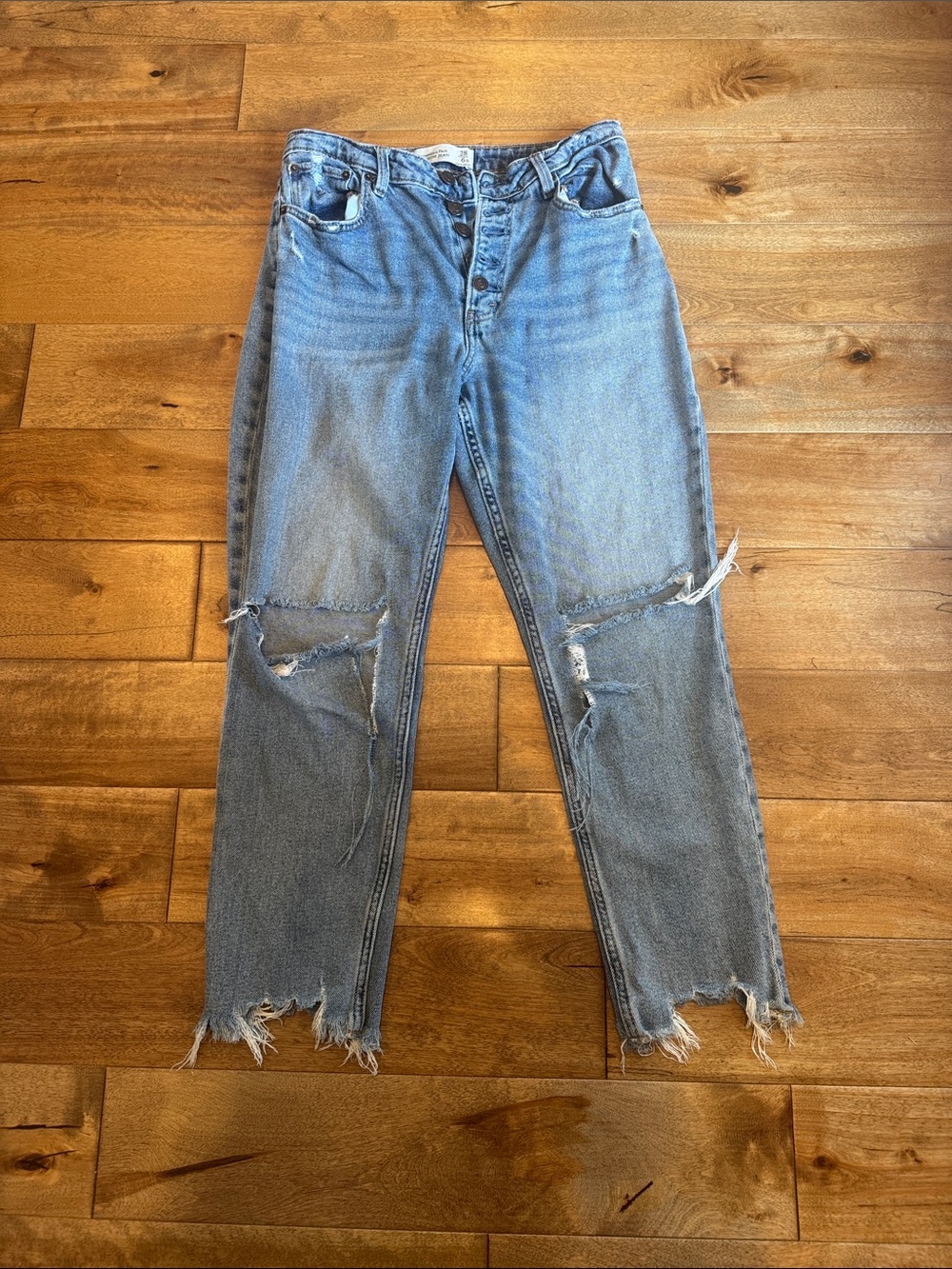 Abercrombie & Fitch Distressed Mom Jeans curve love 28 / 6 R